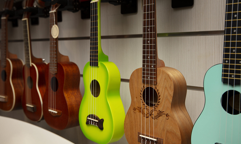 Magasin de musique proposant des instruments neufs et d'occasion. 1