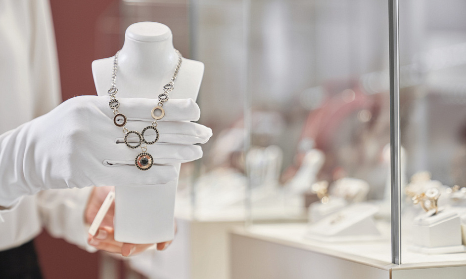 Acquérir Une Boutique De Bijoux, D'Articles Lifestyle Et De Cadeaux De Premier Plan À Vendre 1 Acquérir Une Boutique De Bijoux, D'Articles Lifestyle Et De Cadeaux De Premier Plan À Vendre 1
