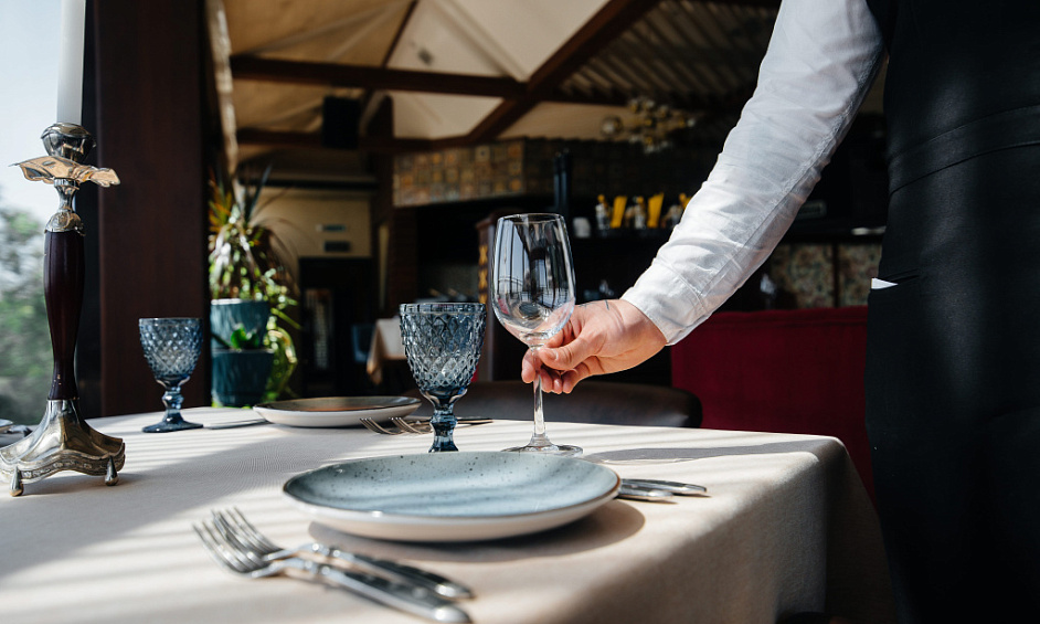 Restaurant Rentable Bien Connu Haut De Gamme En Emplacement De Choix Dans Les Banlieues Du Nord À Vendre 1