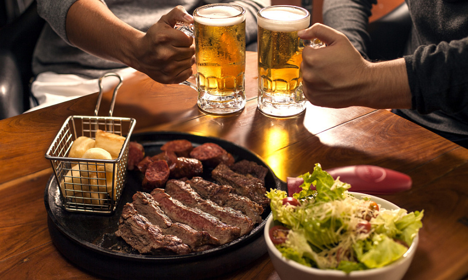 C'est un pub et grill animé situé à Pretoria East 1