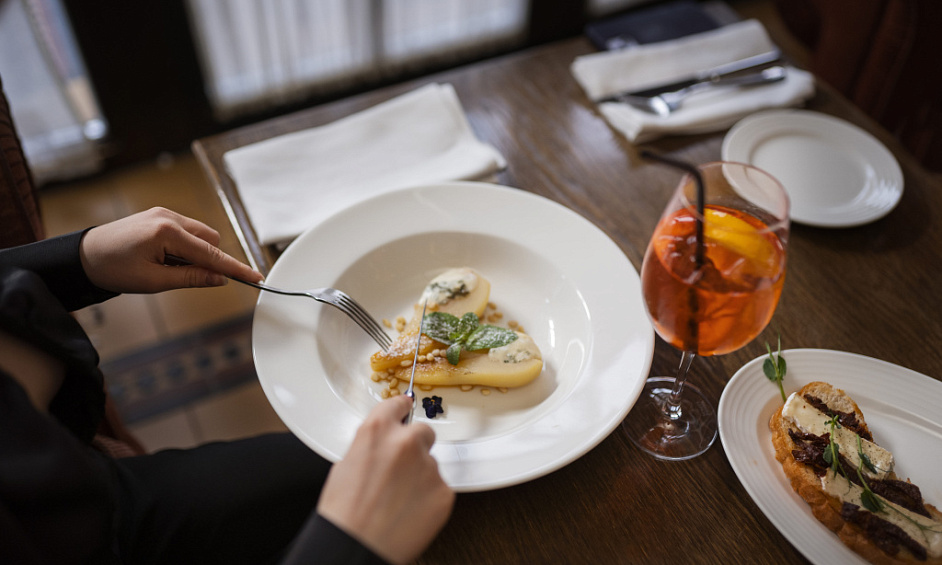 Restaurant continental - Très rentable à vendre 1